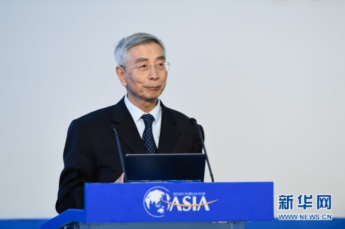 3月29日，博鰲亞洲論壇思客會在海南博鰲舉行，本次活動的主題為“擁抱5G 連接未來”，圖為中國工程院院士倪光南發(fā)表主旨演講。 新華社記者 楊冠宇 攝