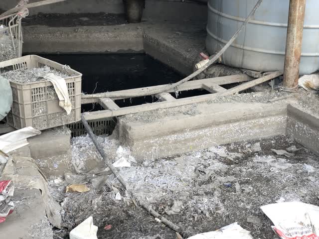 普吉街道“哨響”一聲 轄區(qū)內(nèi)12家違法排污作坊成功關(guān)停 (3)