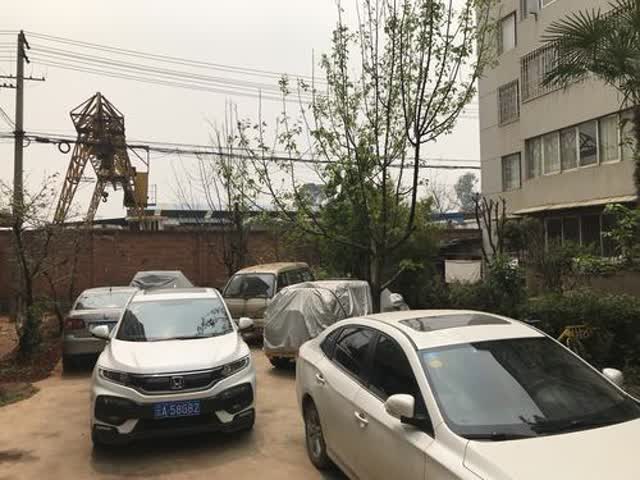 又是車又是雞還有人亂堆雜物5