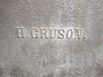 廣州鎮(zhèn)海樓上的明代鐵炮見(jiàn)證了歷史風(fēng)云