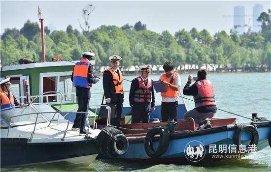 昆明日報記者 王俊星攝_副本 昆明日報記者 王俊星攝_副本