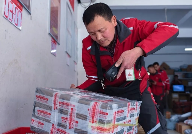 640.webp (1) 640.webp (1)