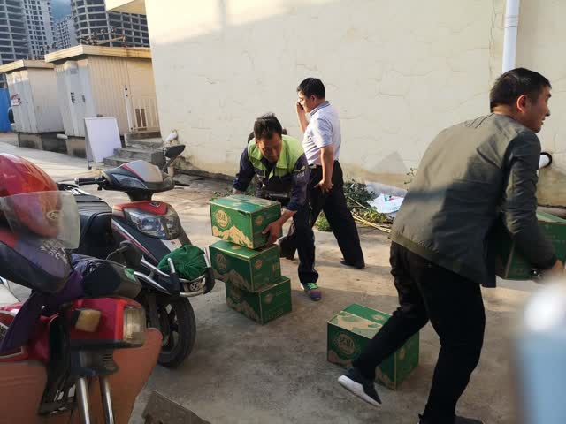 戳淚點 玉案山火后 是什么讓撲火隊員們淚流滿面 (5)