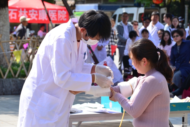 3、醫(yī)療救護競賽