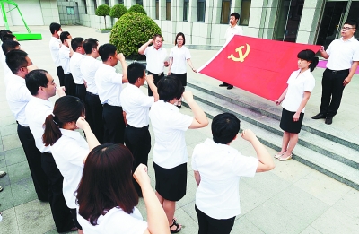 把干事創(chuàng)業(yè)的印記留在人民群眾心里 把干事創(chuàng)業(yè)的印記留在人民群眾心里