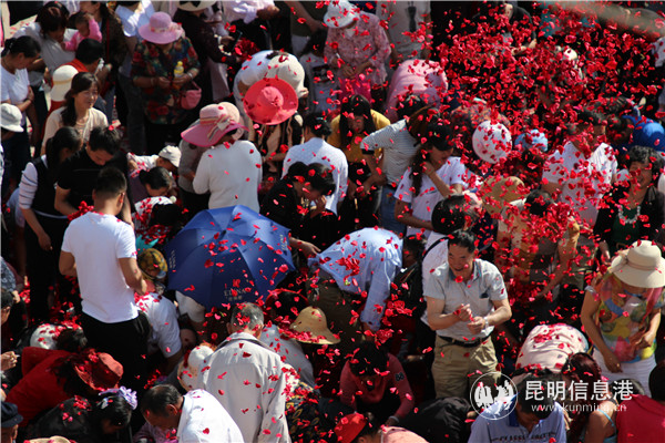 上千人參與尋寶活動(dòng)。記者薛江濤攝