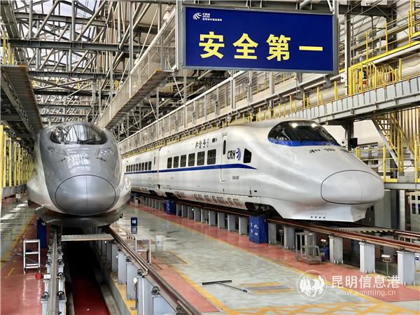 昆明南動(dòng)車運(yùn)用所檢修庫(kù)。記者上官艷君攝1