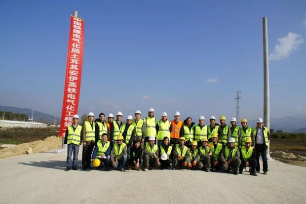 “一帶一路”上的青春“建證”:鐵軌上的“中國名片”