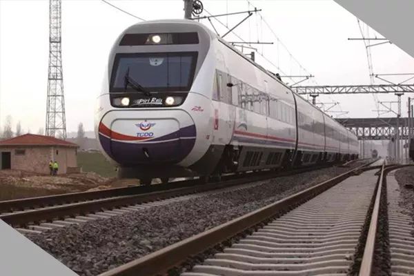 “一帶一路”上的青春“建證”:鐵軌上的“中國名片”