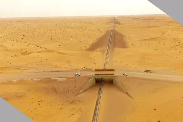 “一帶一路”上的青春“建證”:鐵軌上的“中國名片”