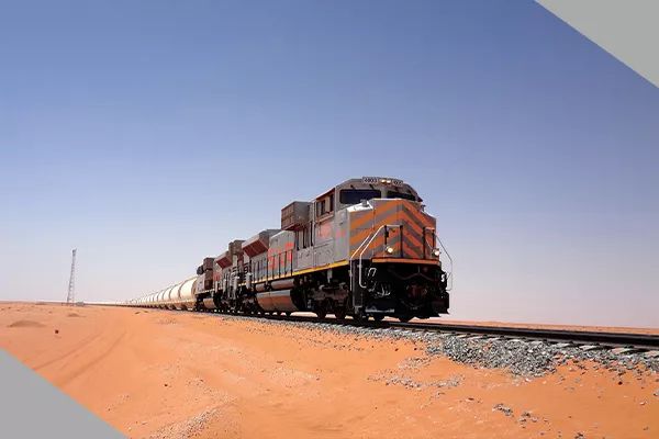 “一帶一路”上的青春“建證”:鐵軌上的“中國名片”