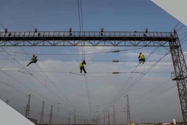 “一帶一路”上的青春“建證”:鐵軌上的“中國名片”