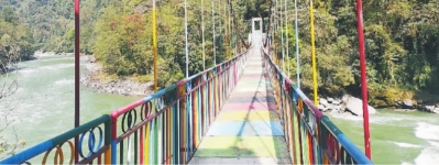 獨(dú)龍江畔的歌聲