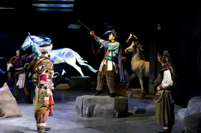 國內(nèi)首部大型空間境遇劇《遇見麗江》之永遠的馬幫開演3