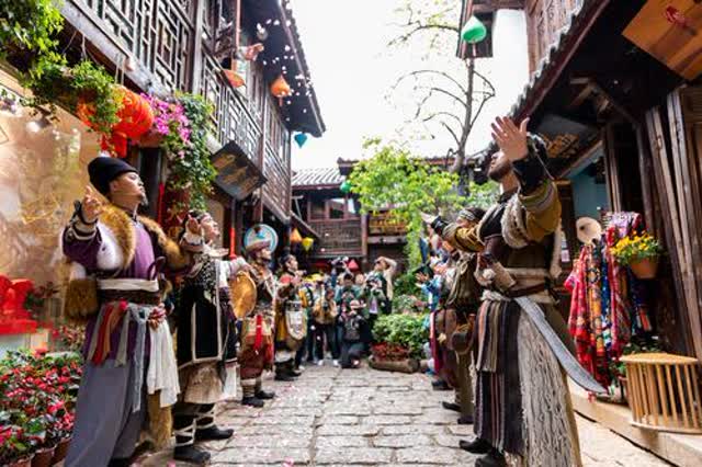 國內(nèi)首部大型空間境遇劇《遇見麗江》之永遠的馬幫開演8