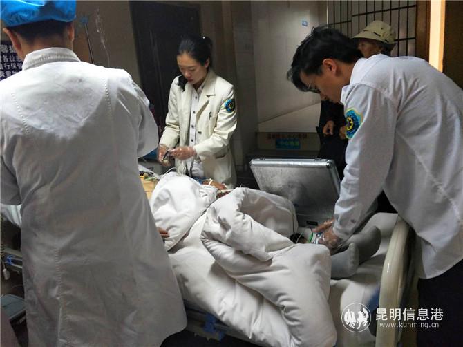 夜里急救工作還在持續(xù) 夜里急救工作還在持續(xù)