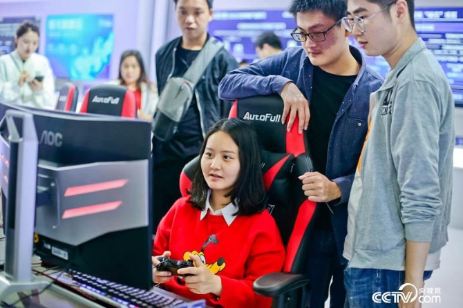 數(shù)字中國(guó)建設(shè)成果展覽會(huì)上展示的自主創(chuàng)新研發(fā)游戲平臺(tái)