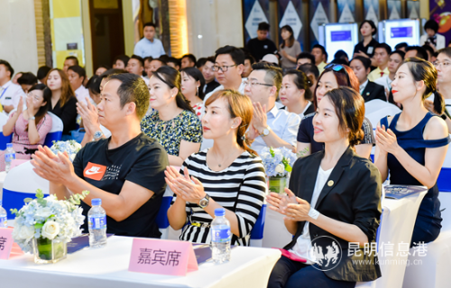 簽約現(xiàn)場 簽約現(xiàn)場