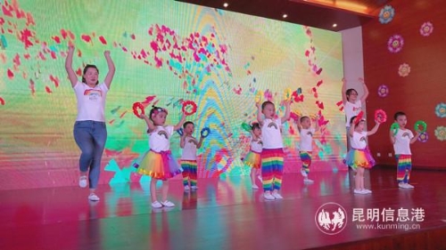 精彩的慰問文藝匯演。