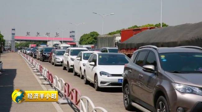 堵車的車隊(duì)