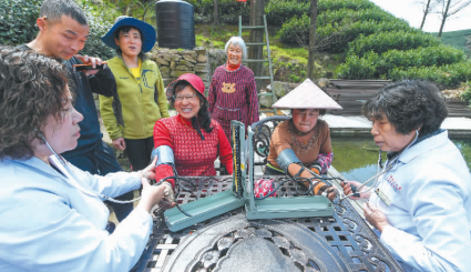 提振新時(shí)代共產(chǎn)黨人的精氣神