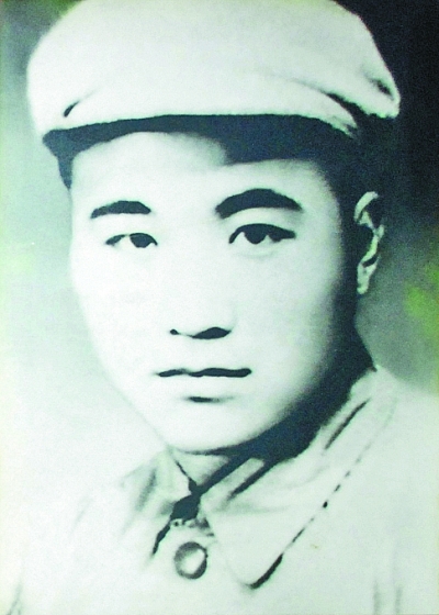 周厚剛:鐵血英雄鑄“雄關(guān)” 周厚剛:鐵血英雄鑄“雄關(guān)”