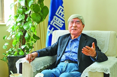 戚發(fā)軔：讓航天精神薪火相傳