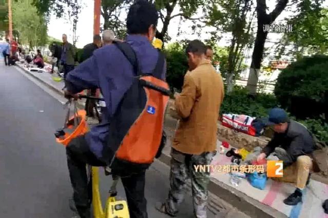 昆明有條奇葩“花子街”！“歐米茄”手表、手機、過期食藥品、舊貨等啥都有