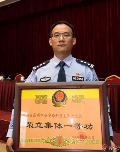 00300719438_6e1336f8 00300719438_6e1336f8