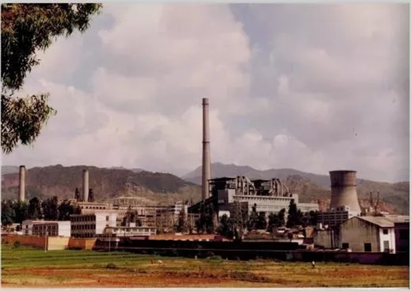 湯家保生前工作的昆明發(fā)電廠遠(yuǎn)景。.webp