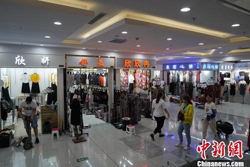 河北滄州明珠國際商貿(mào)城(二期)早市。<a target='_blank' href='http://www.chinanews.com/' >中新網(wǎng)</a>記者 劉湃 攝