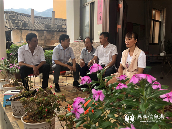 近距離與群眾交心談心