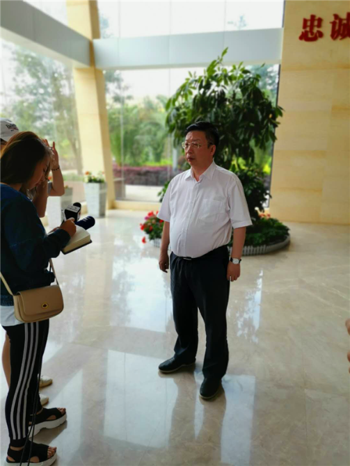 云南云內(nèi)動(dòng)力集團(tuán)有限公司黨委書(shū)記、董事長(zhǎng)，昆明云內(nèi)動(dòng)力股份有限公司董事長(zhǎng)楊波