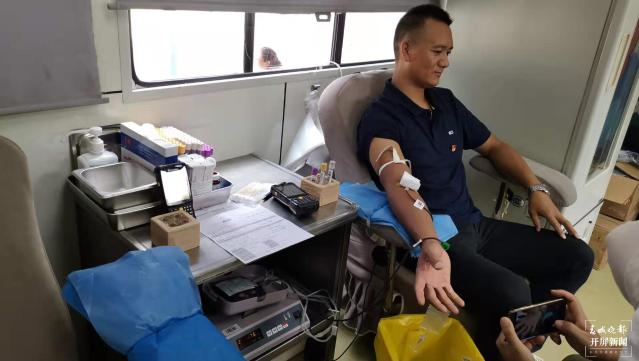 為黨慶生！援非醫(yī)療隊(duì)臨行前來獻(xiàn)血