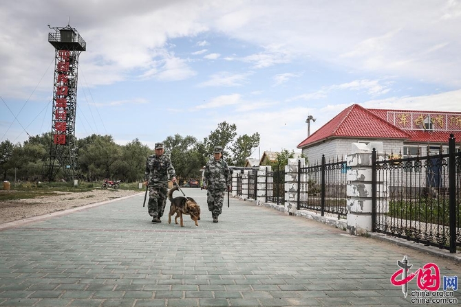 【邊疆黨旗紅】向總書記承諾:一生只做一件事 中哈邊境線上的夫妻哨所