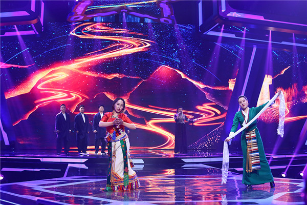 香格里拉民族服裝展示 香格里拉民族服裝展示