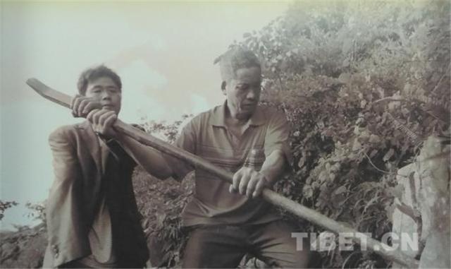 12年，鑿通脫貧路