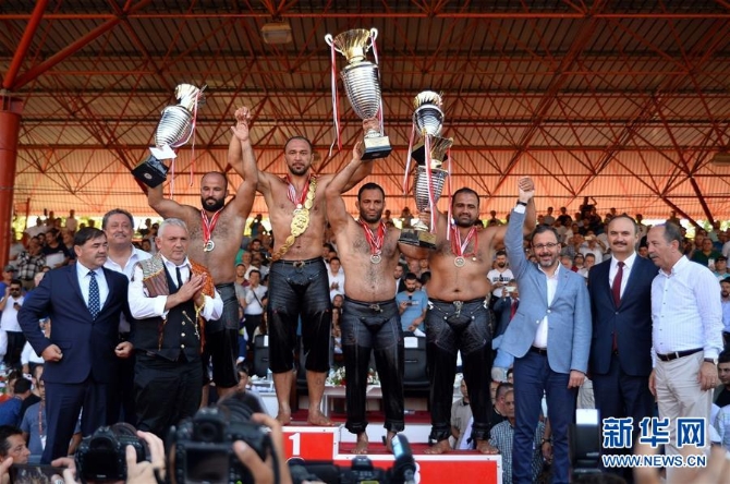 （國際）（3）獨(dú)具魅力的土耳其橄欖油摔跤