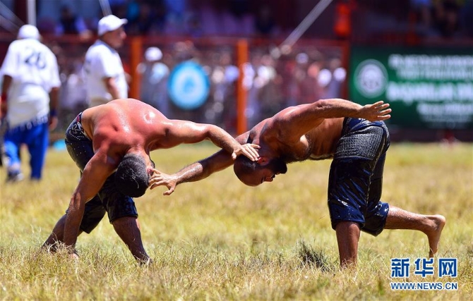 （國際）（5）獨(dú)具魅力的土耳其橄欖油摔跤
