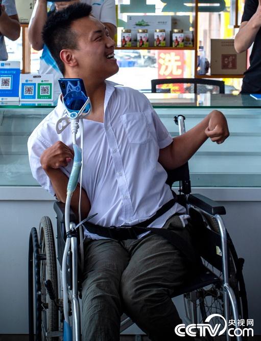 盡銳出戰(zhàn) 迎難而上 陜南脫貧攻堅(jiān)的18個(gè)瞬間 盡銳出戰(zhàn) 迎難而上 陜南脫貧攻堅(jiān)的18個(gè)瞬間