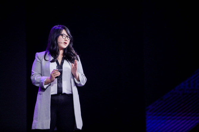 抖音市場(chǎng)總經(jīng)理支穎現(xiàn)場(chǎng)發(fā)言 抖音市場(chǎng)總經(jīng)理支穎現(xiàn)場(chǎng)發(fā)言