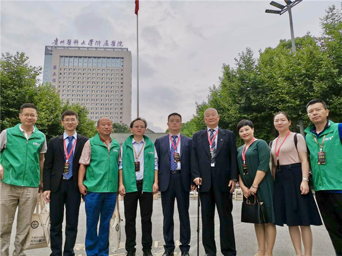 云南團(tuán)隊(duì)與王正國(guó)院士合影