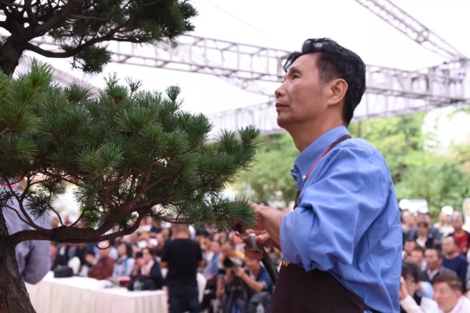 中國臺灣地區(qū)盆景大師—羅民軒.webp 中國臺灣地區(qū)盆景大師—羅民軒.webp