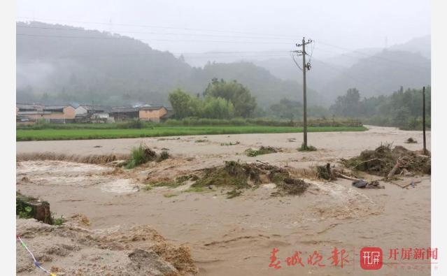 騰沖扶貧干部郭彩廷