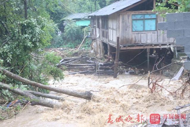 騰沖扶貧干部郭彩廷