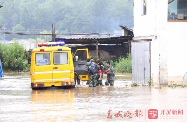 騰沖扶貧干部郭彩廷