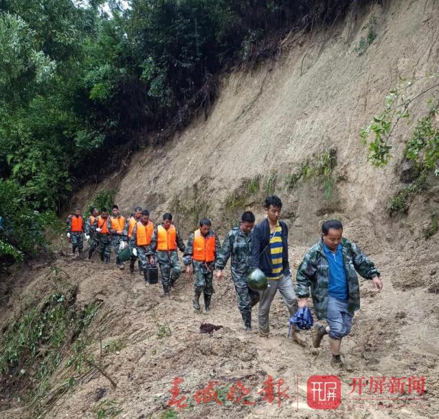 騰沖扶貧干部郭彩廷