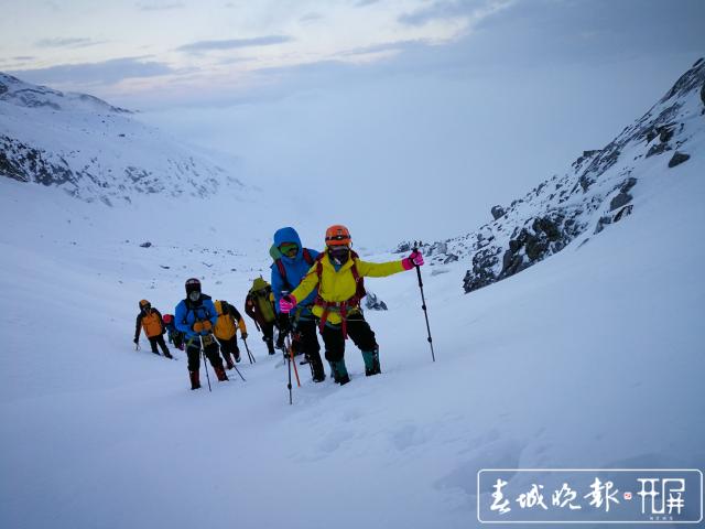 哈巴雪山.jpg