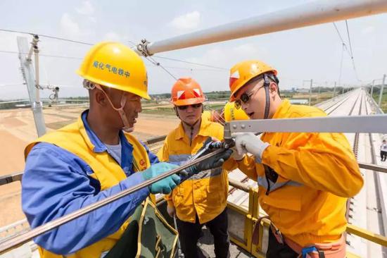 供電人的十二時辰