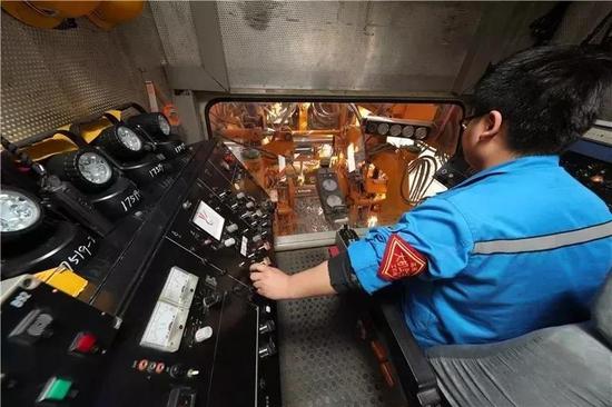 大機人的十二時辰